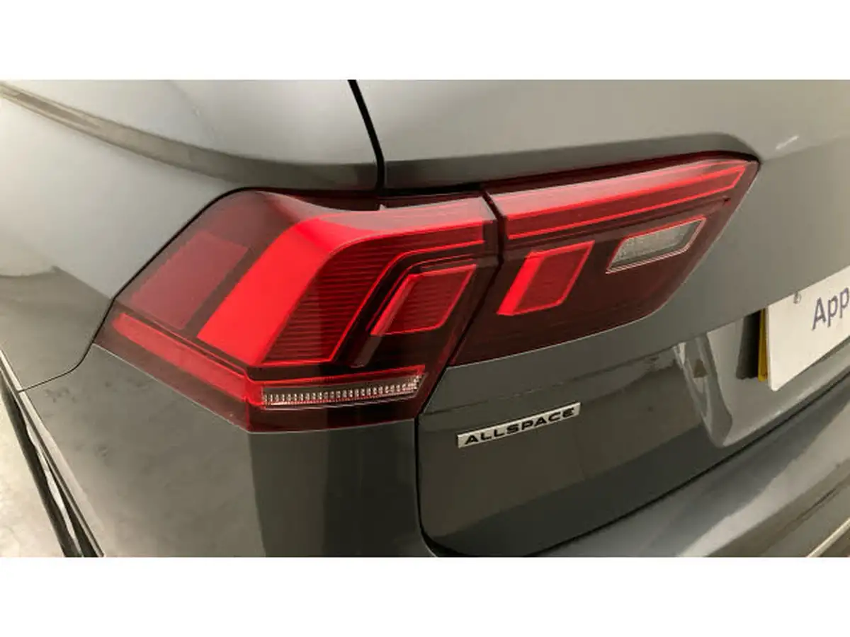 2022-volkswagen-tiguan-allspace-15-tsi-life-dsg-big-42