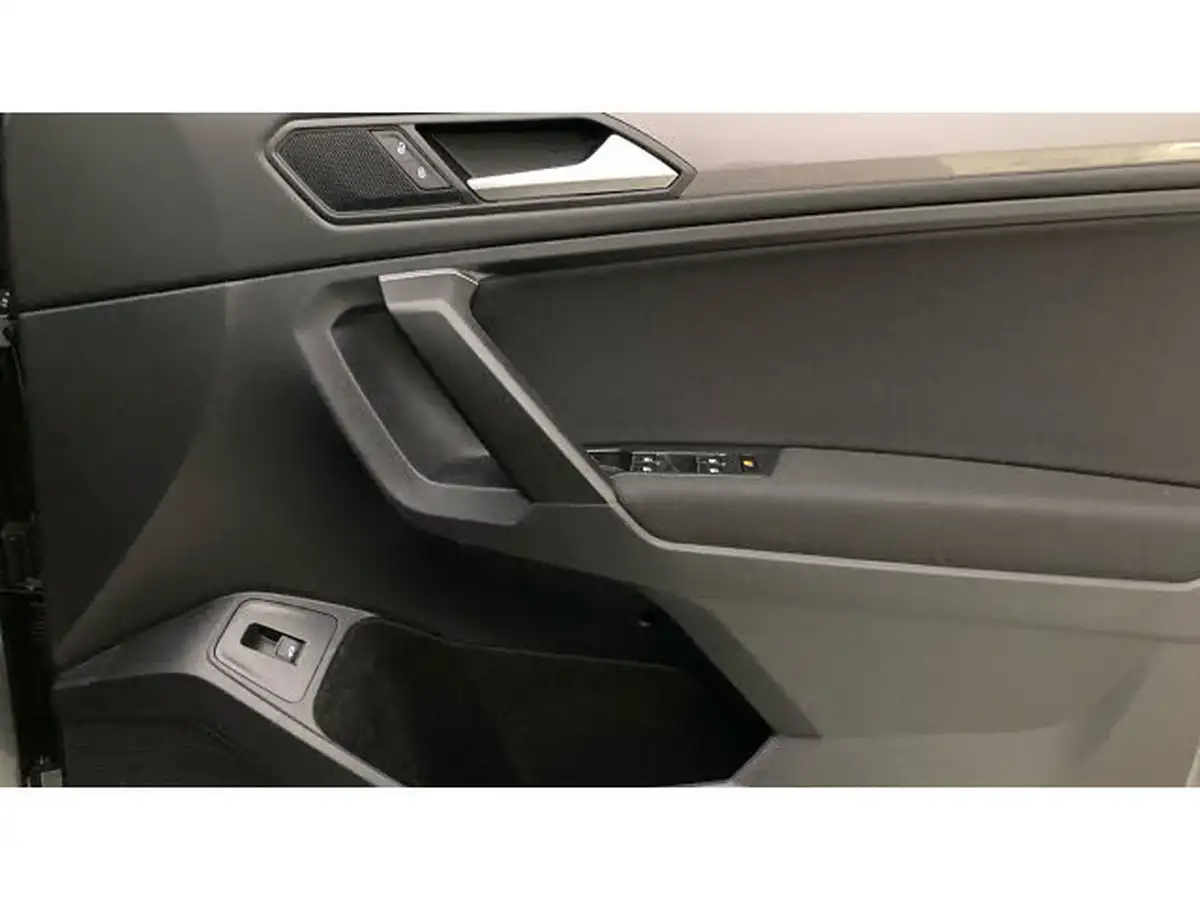 2022-volkswagen-tiguan-allspace-15-tsi-life-dsg-big-18