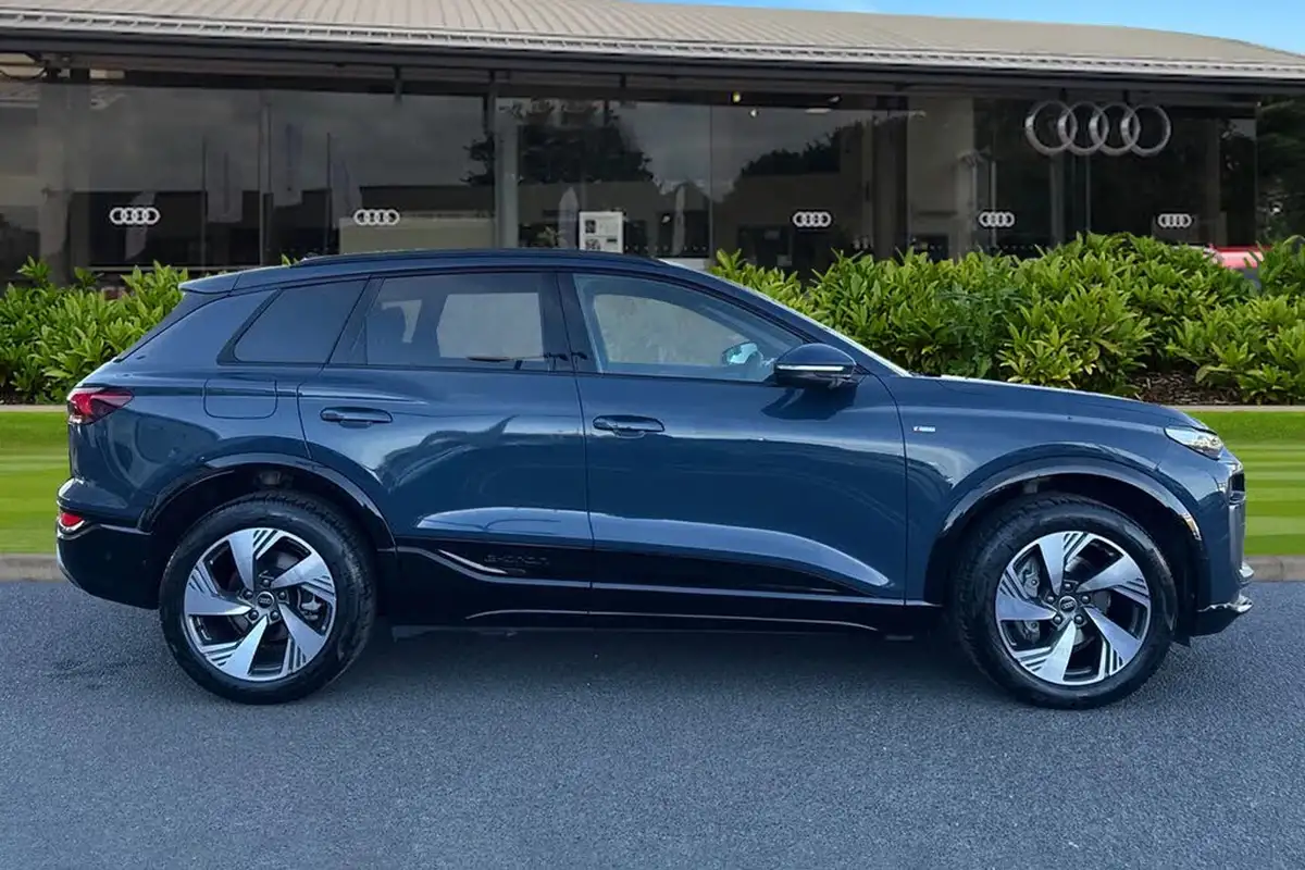 2025-audi-q6-e-tron-e-s-line-326ps-performance-suv-auto-big-2