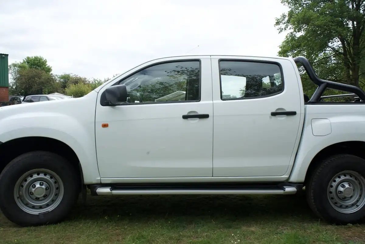 2018-isuzu-d-max-19td-utility-4x4-double-pickup-big-10