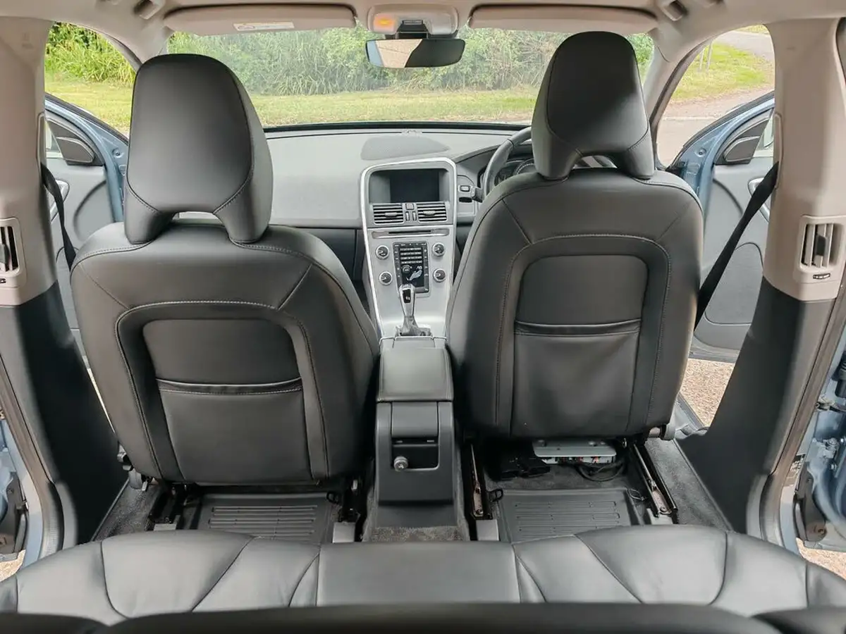 2016-volvo-xc60-20td-d4-se-lux-nav-big-20