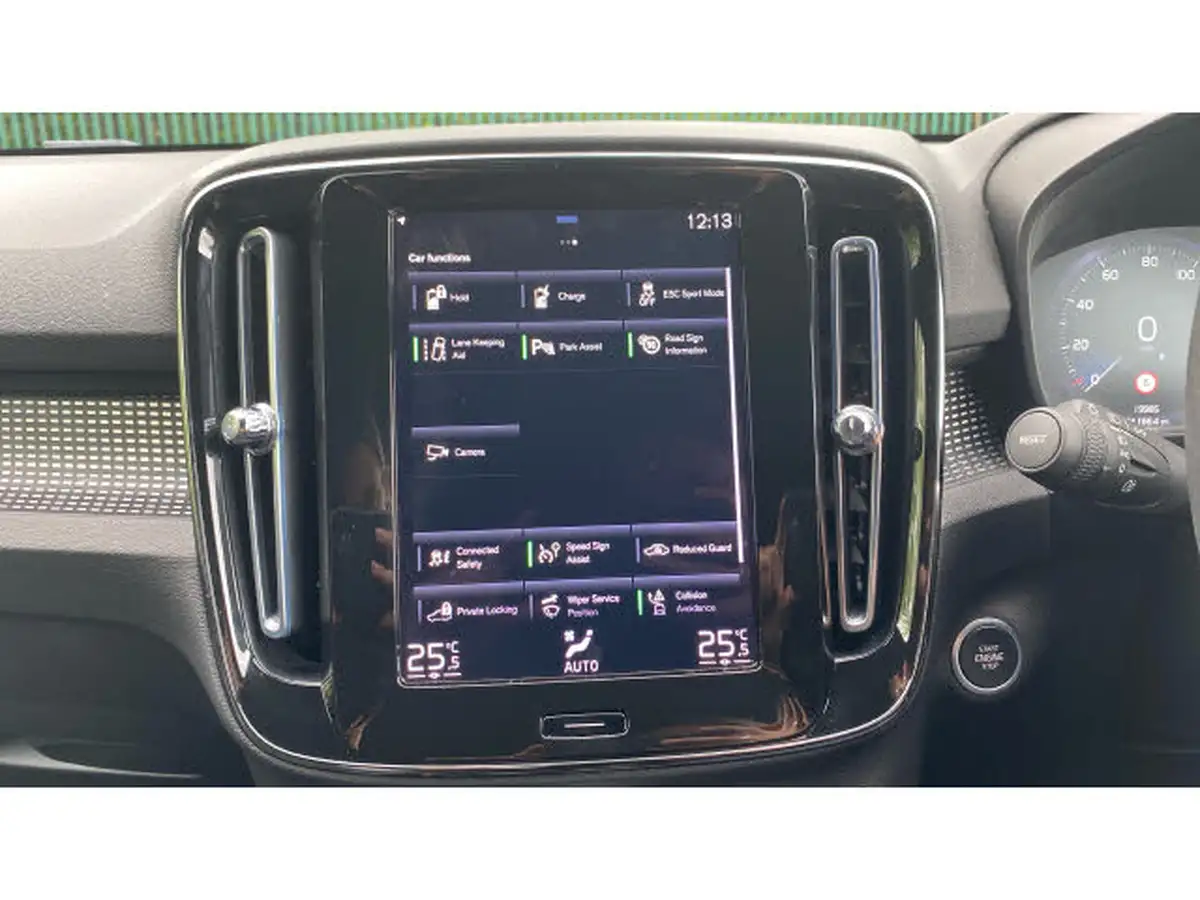 2022-volvo-xc40-15-t4-r-design-big-29