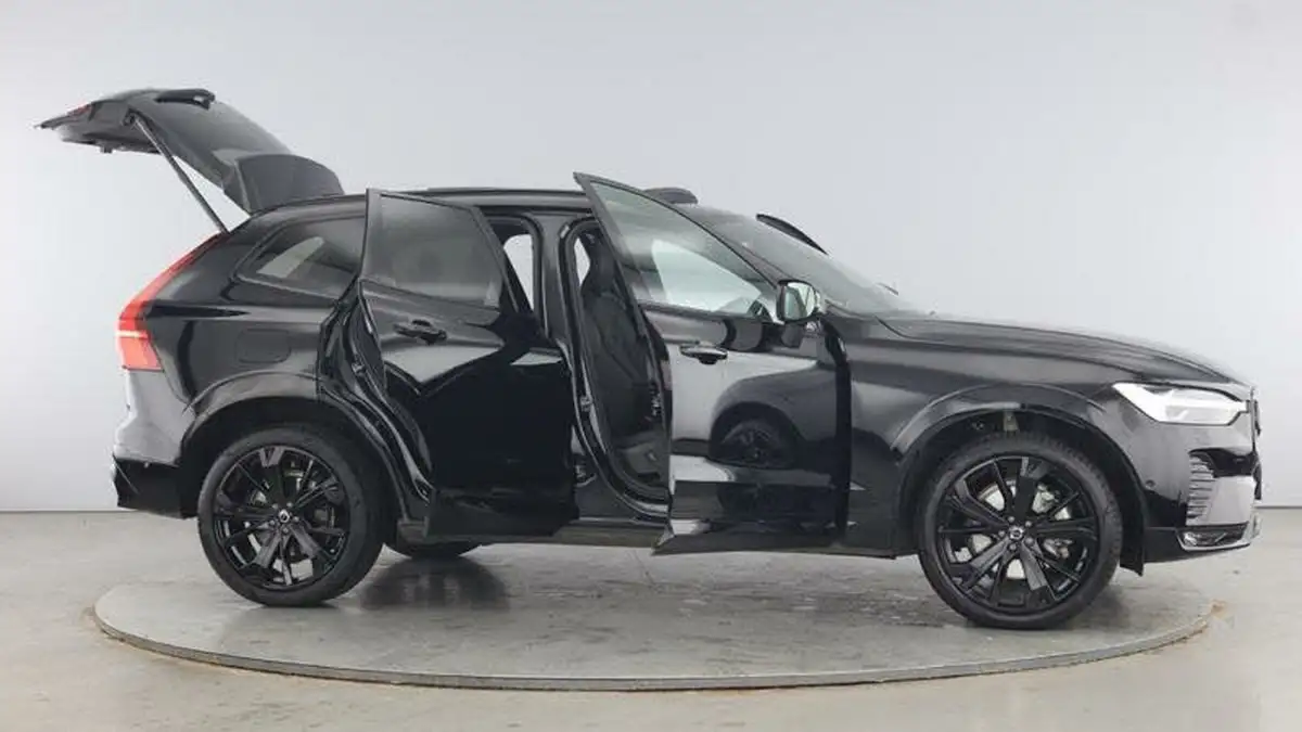 2024-volvo-xc60-20-b5-ultra-black-edition-big-9