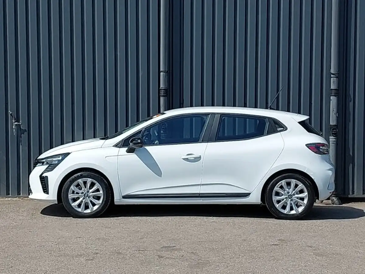 2024-renault-clio-16-evolution-big-3