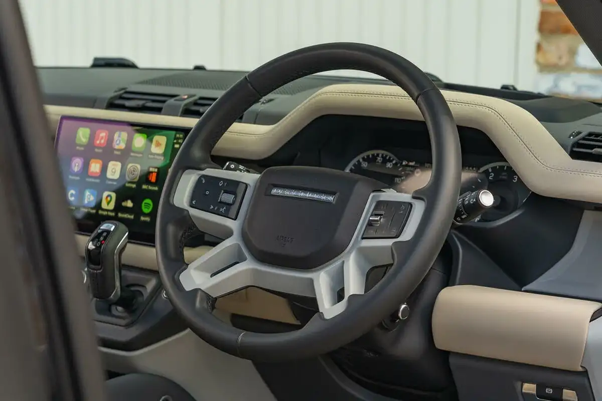 2023-land-rover-90-defender-big-40