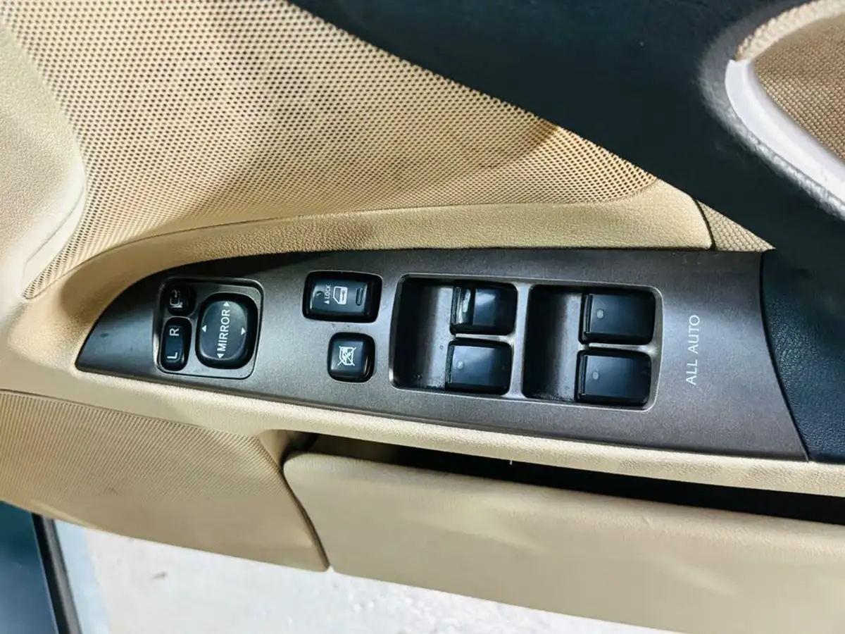 2006-lexus-is-250-25-auto-big-12