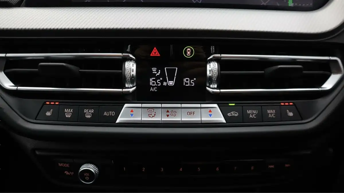 2023-bmw-1-series-15-118i-m-sport-lcp-dct-big-12