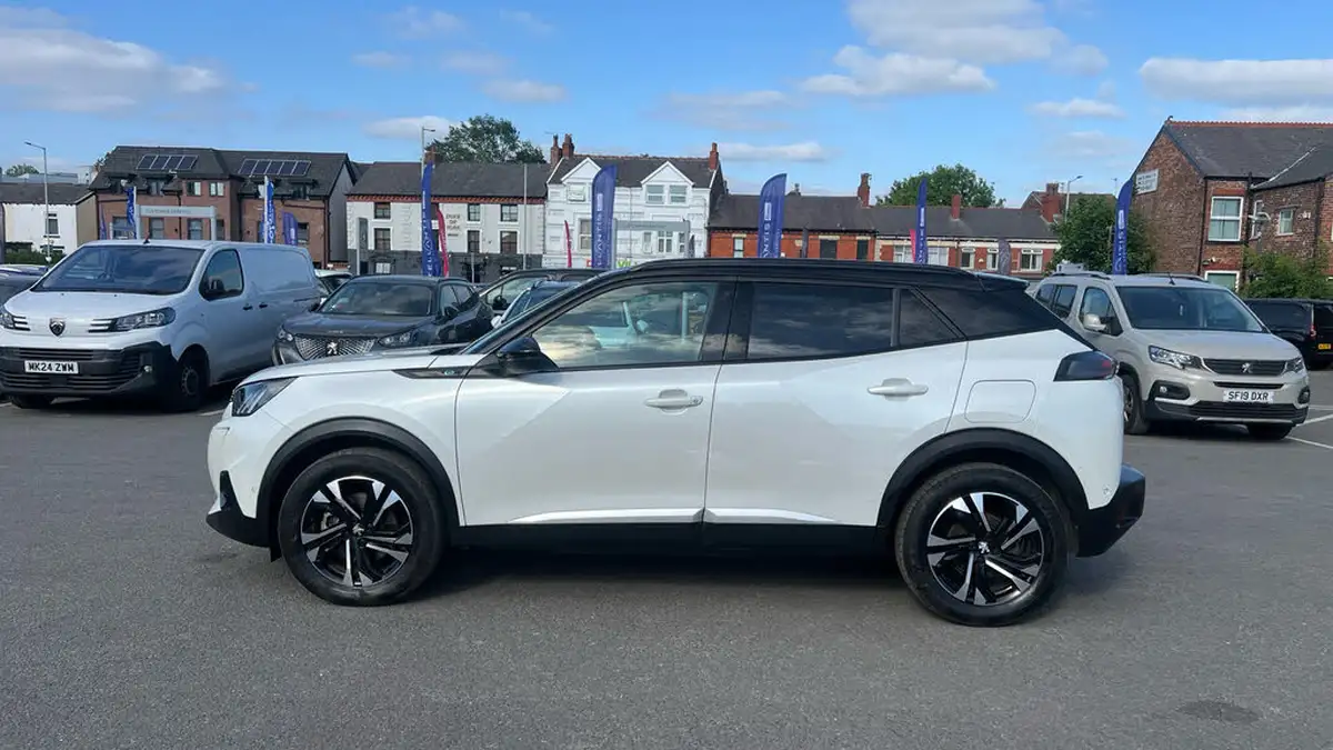 2022-peugeot-2008-suv-e-gt-big-5