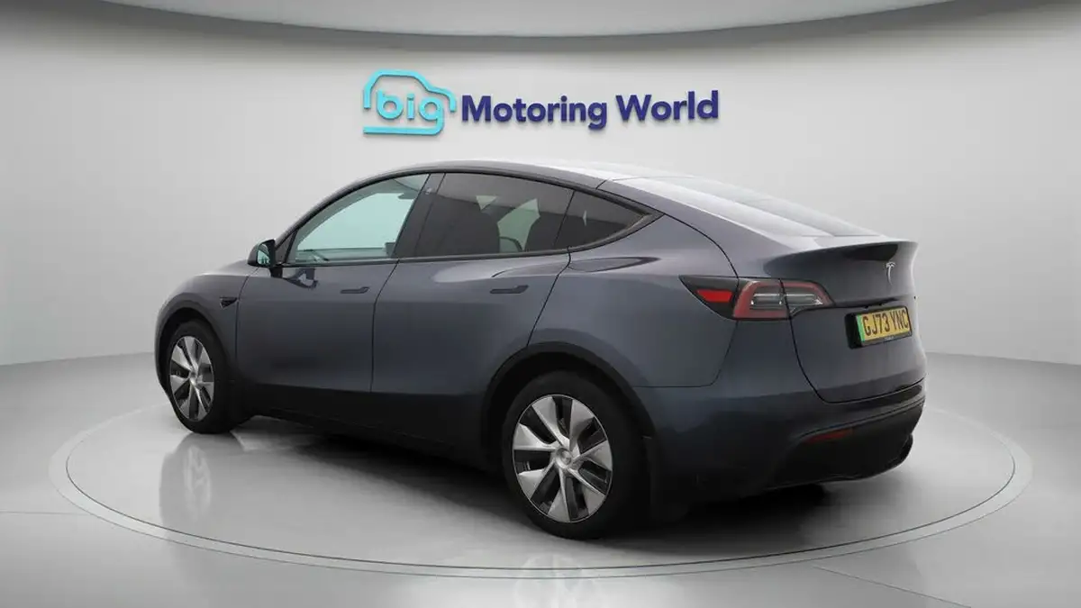 2023-tesla-model-y-e-rwd-big-5