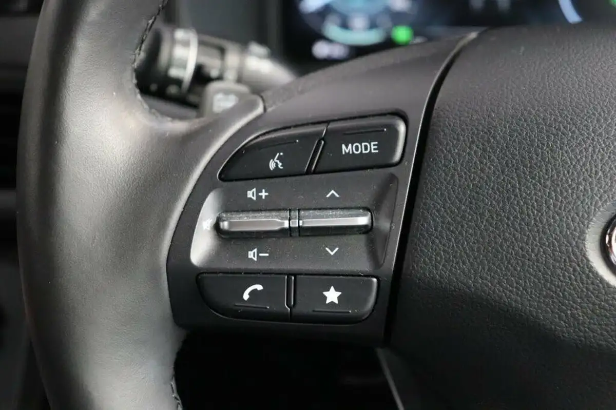 2021-hyundai-kona-e-premium-204ps-64kwh-7kw-obc-big-24