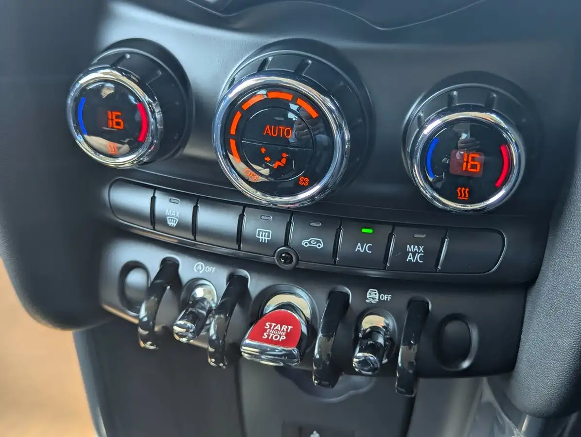 2018-mini-cooper-15-cooper-classic-ss-hatchback-5d-big-27