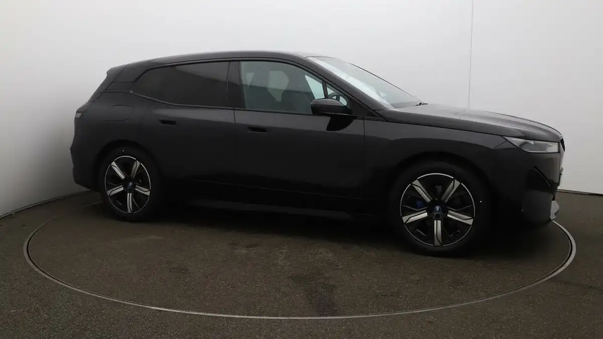 2022-bmw-ix-e-xdrive-40-m-sport-big-44