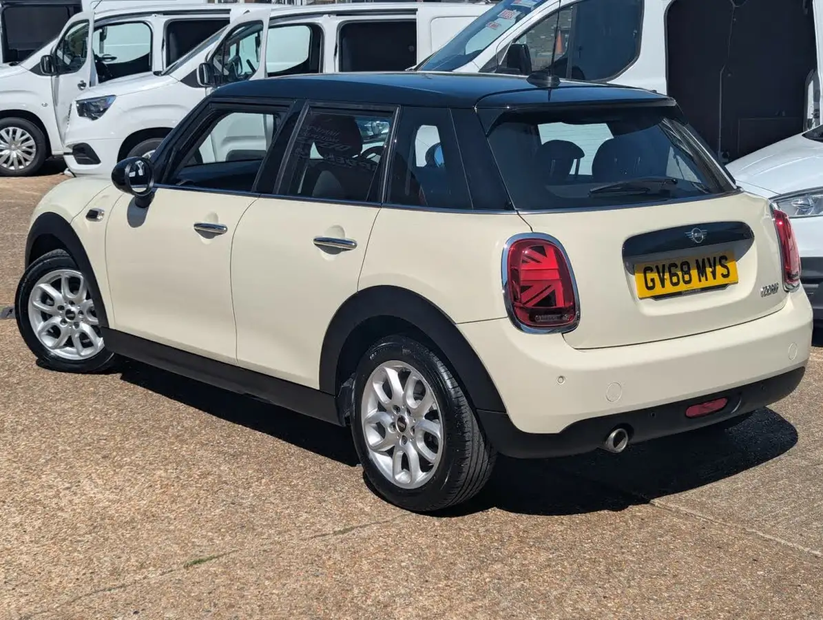 2018-mini-cooper-15-cooper-classic-ss-hatchback-5d-big-3