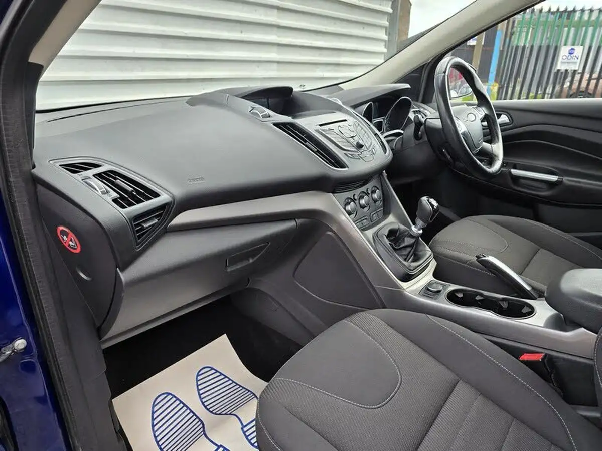 2016-ford-kuga-20tdci-zetec-big-11