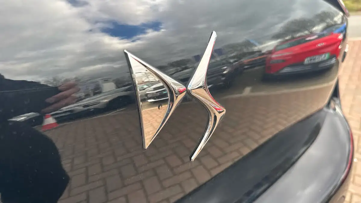 2019-ds-ds-3-crossback-12-puretech-prestige-130ps-eat8-big-24
