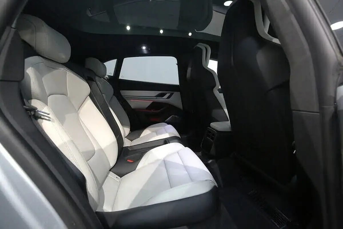 2021-porsche-taycan-e-turbo-s-cross-turismo-awd-big-39