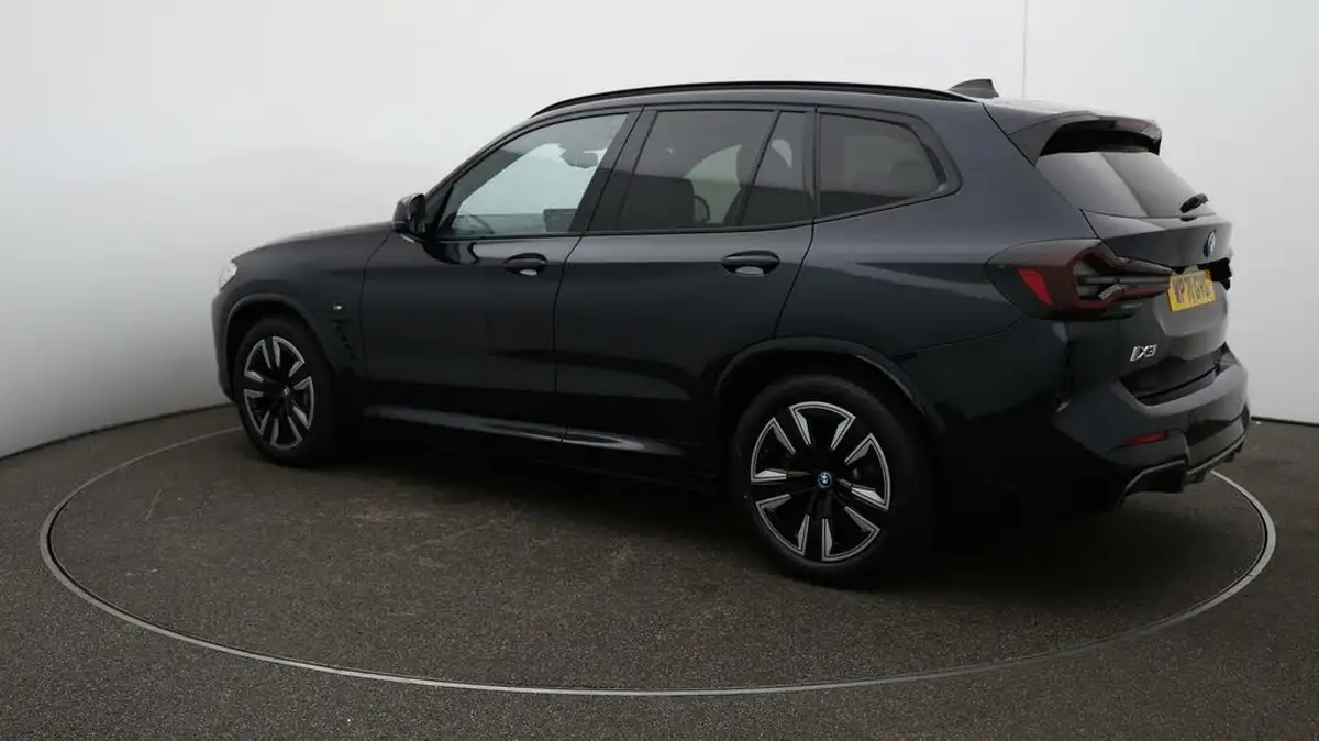 2022-bmw-ix3-e-m-sport-big-30