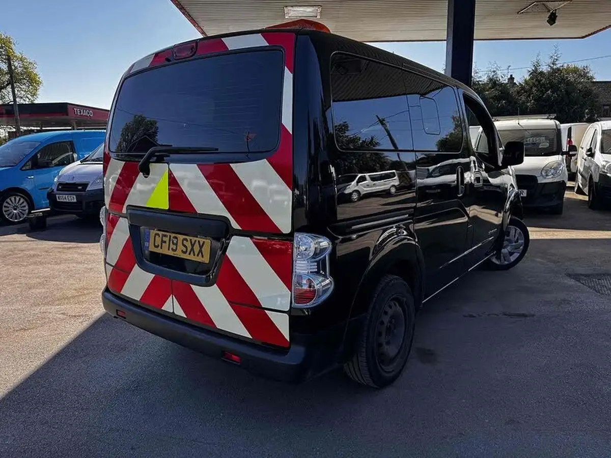2019-nissan-env200-e-acenta-108ps-5-seat-combi-5d-auto-big-6