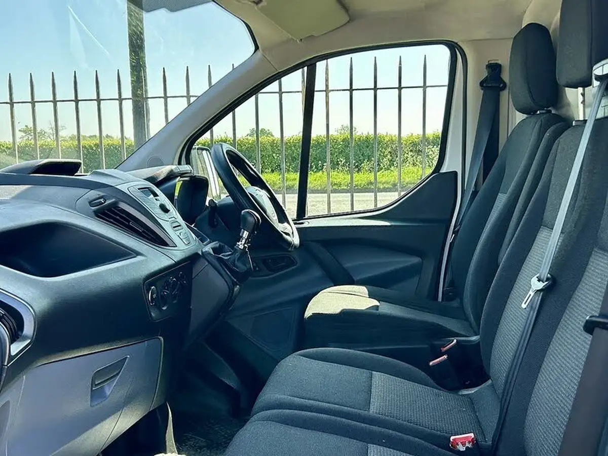 2015-ford-transit-custom-22tdci-310-l2h1-125ps-panel-van-big-7