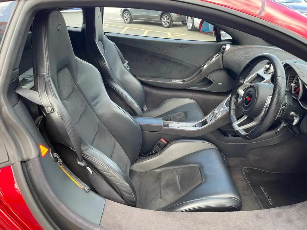 2011-mclaren-12c-38-big-14