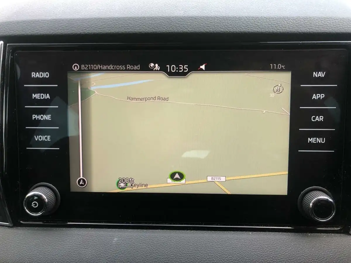 2022-skoda-karoq-15-tsi-se-drive-big-11