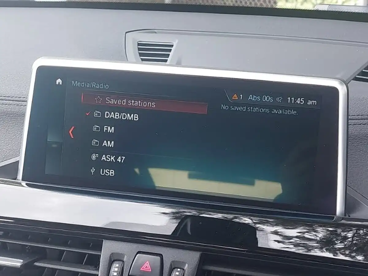 2020-bmw-x1-20-sdrive-20i-xline-big-10