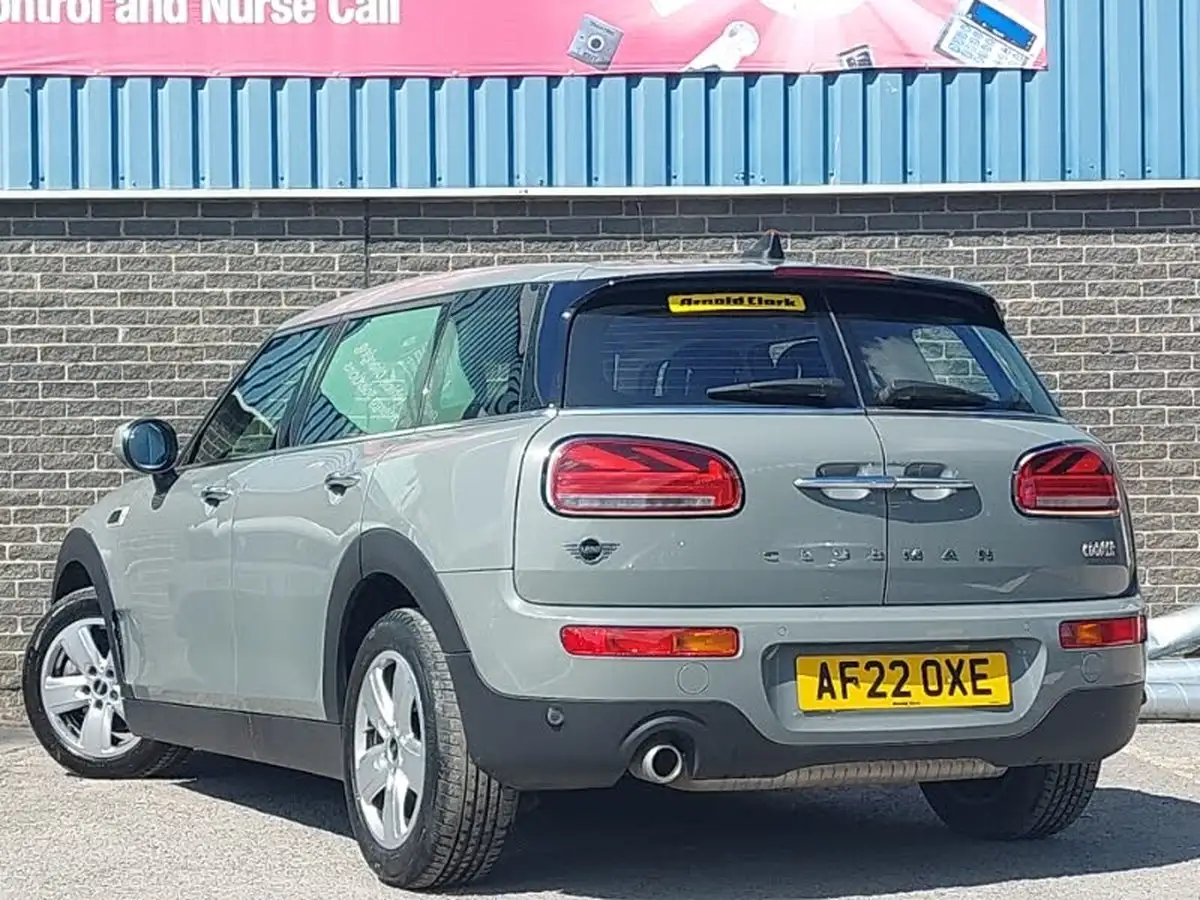 2022-mini-clubman-15-cooper-classic-big-1