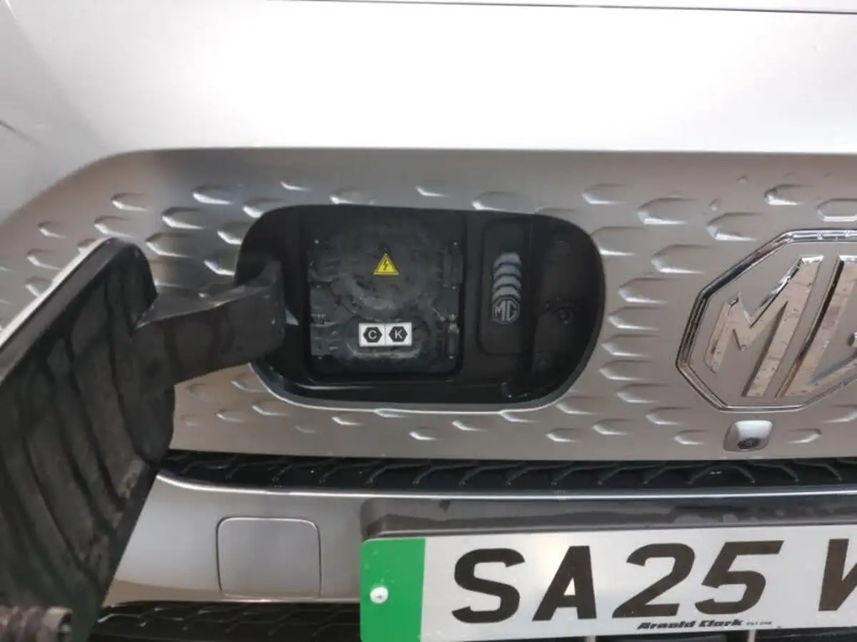 2025-mg-zs-suv-e-trophy-connect-ev-176ps-big-11