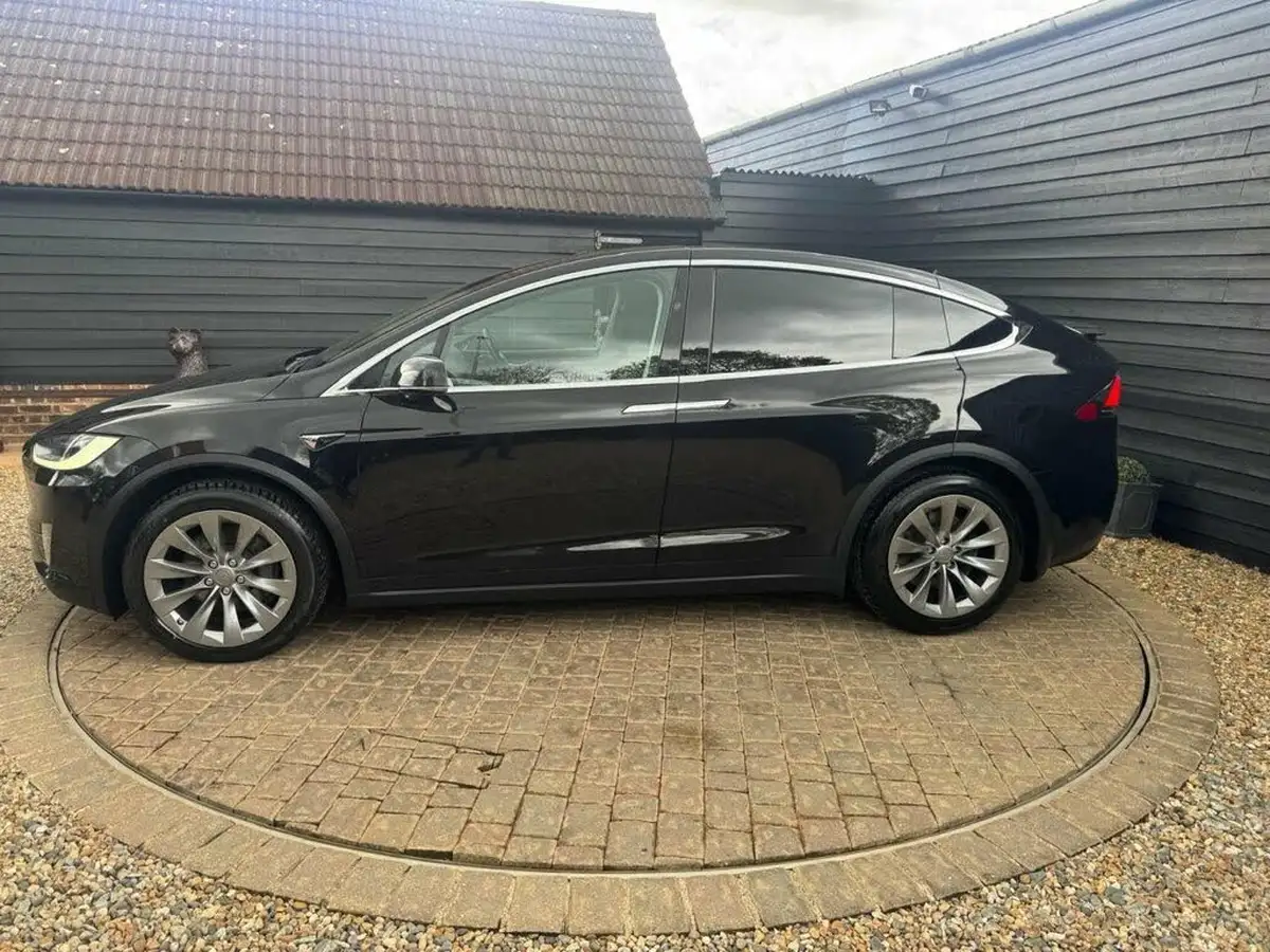 2017-tesla-model-x-e-75d-big-44