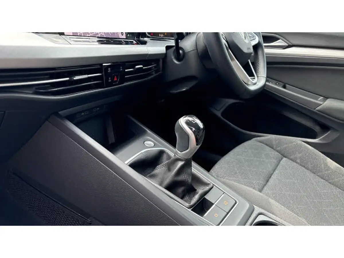 2021-volkswagen-golf-15-tsi-life-150ps-hatchback-big-12