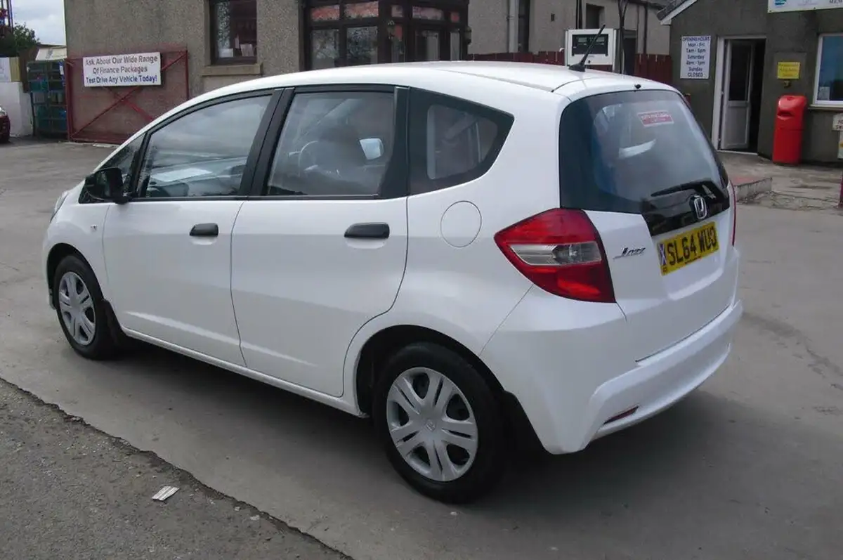 2014-honda-jazz-12-s-big-6