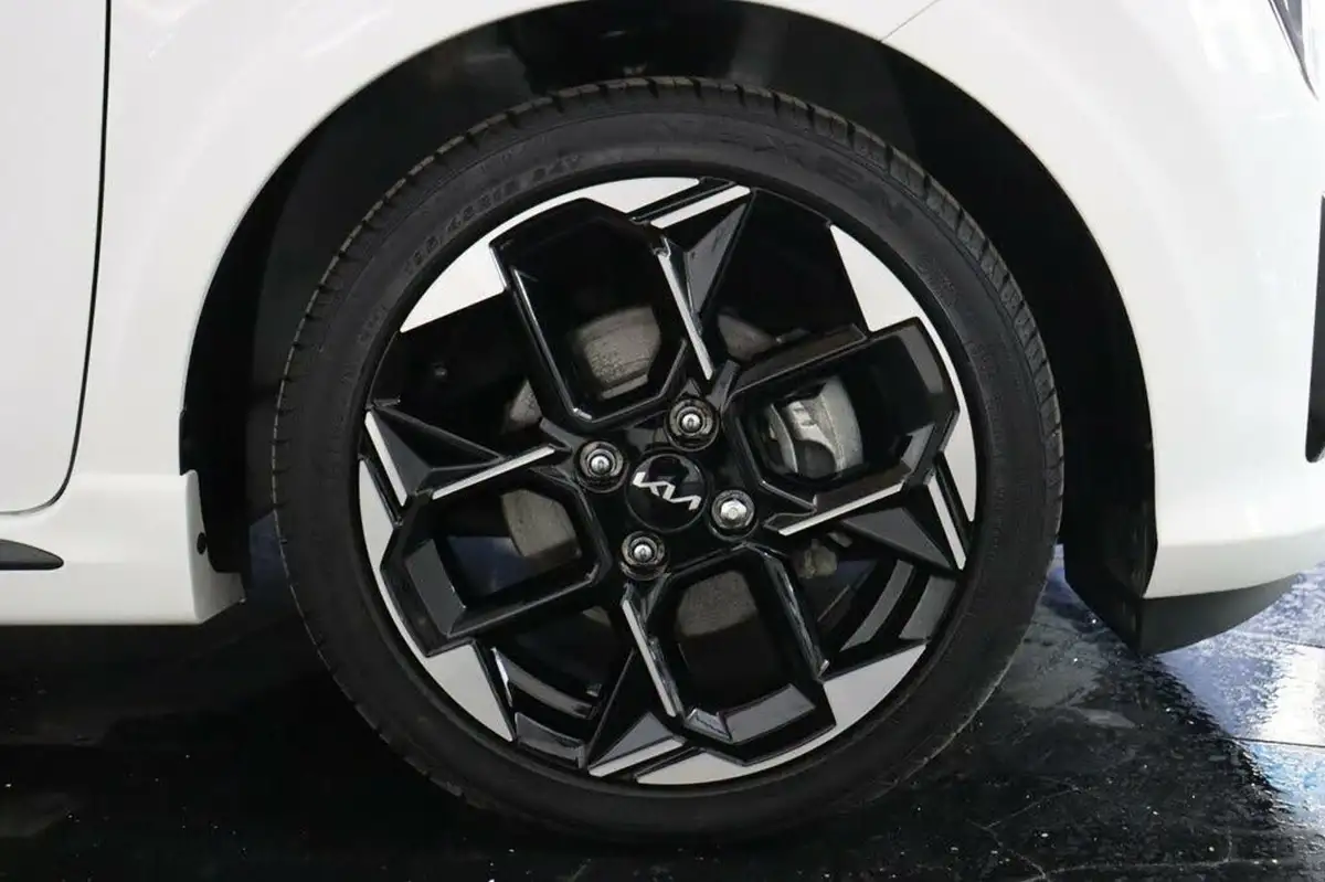 2024-kia-picanto-12-gt-line-s-big-38