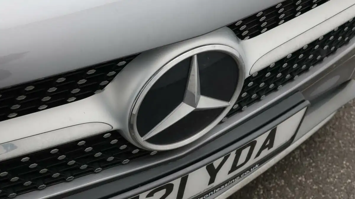 2021-mercedes-benz-a-class-20d-a220d-amg-line-saloon-4d-big-22