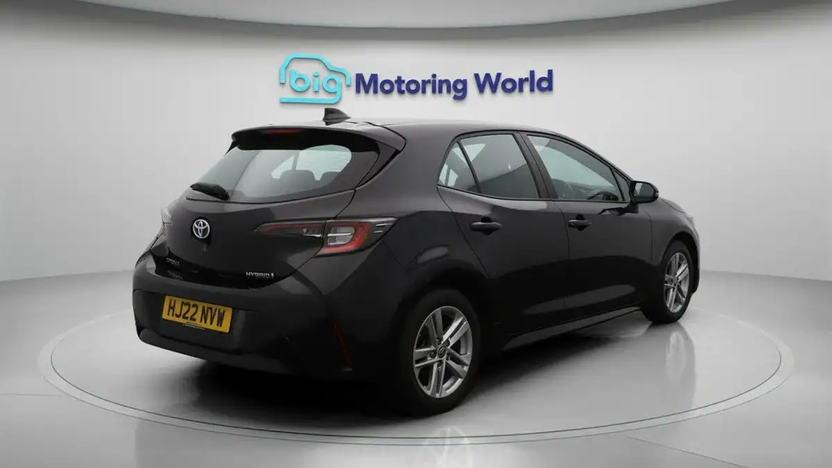 2022-toyota-corolla-18-vvt-i-icon-120bhp-trk-hatchback-5d-big-7