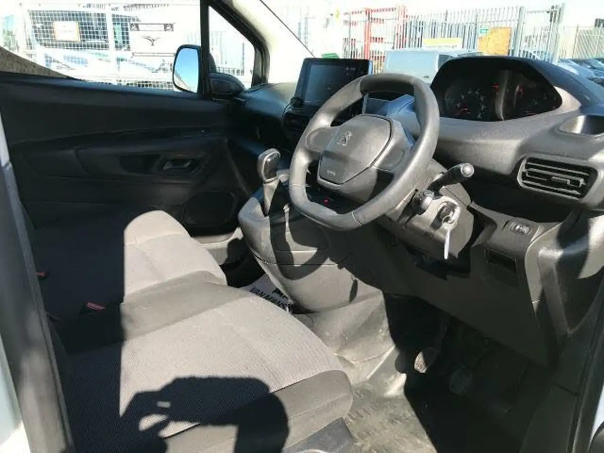 2020-peugeot-partner-15-bluehdi-1000-professional-100ps-eu6dt-panel-big-15