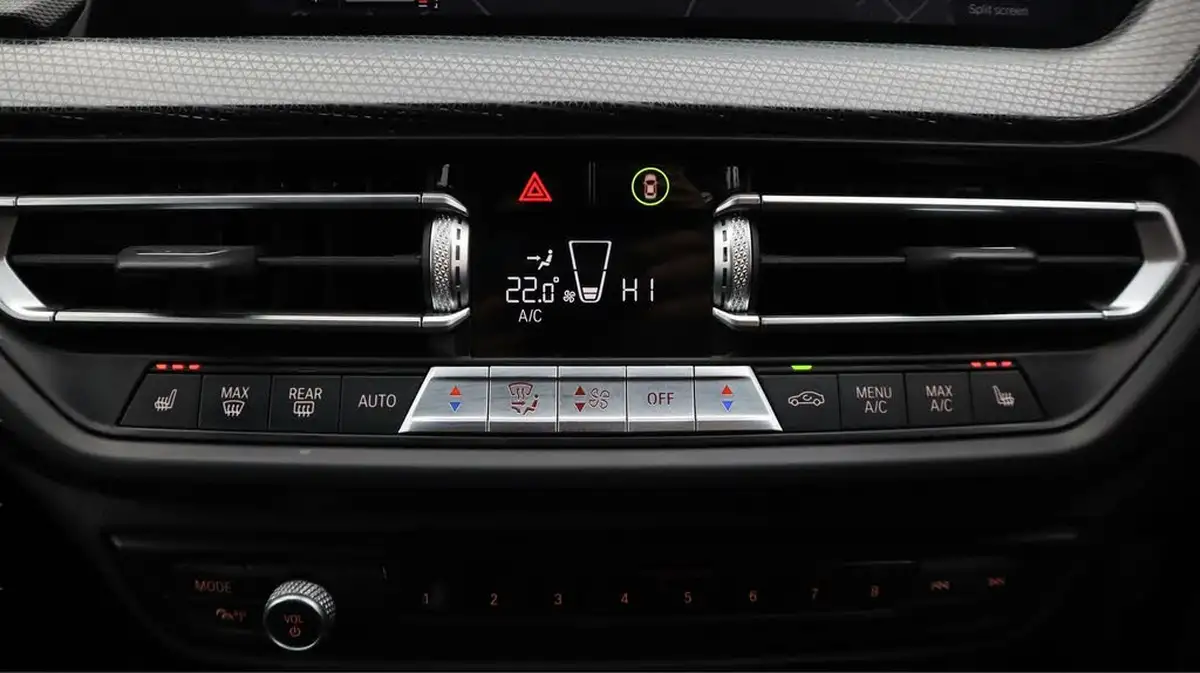 2021-bmw-1-series-15-118i-m-sport-lcp-big-12