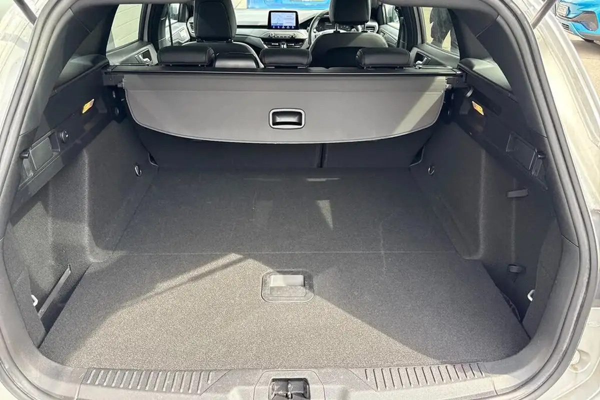 2019-ford-focus-20-st-line-x-estate-auto-big-6