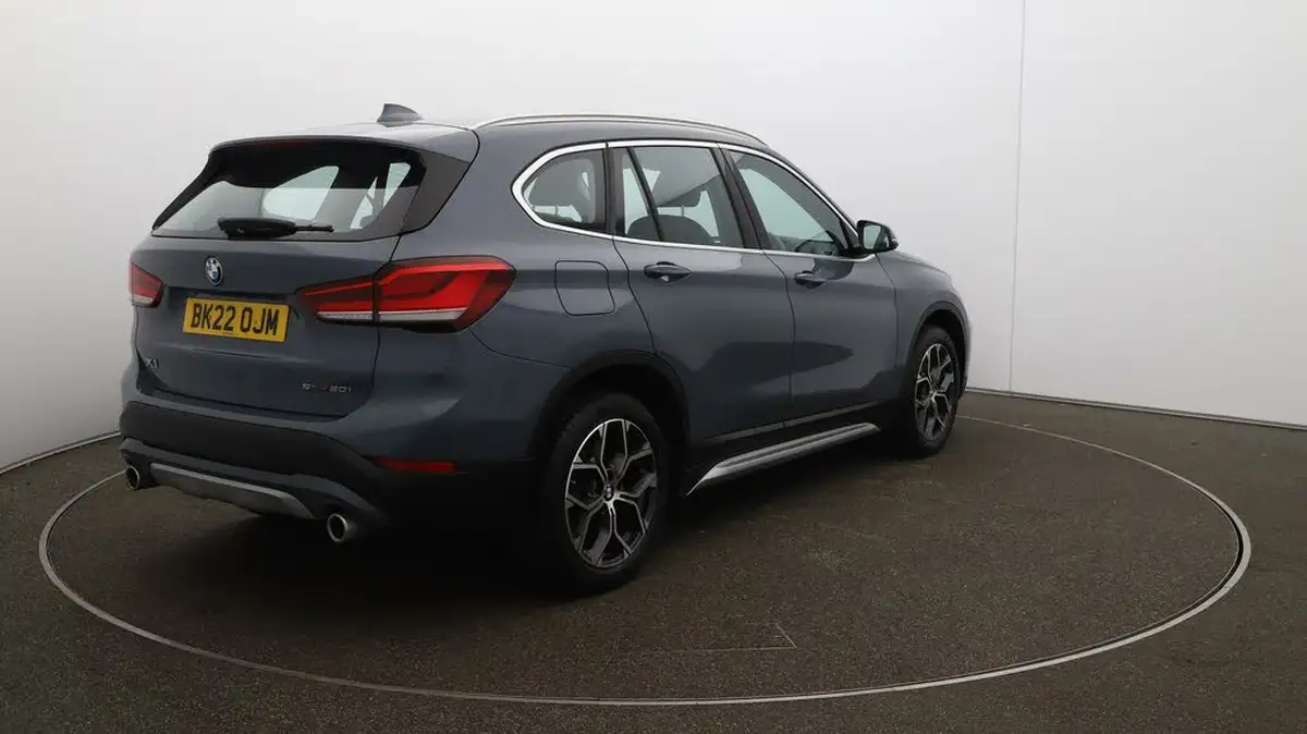 2022-bmw-x1-20-sdrive20i-xline-big-7
