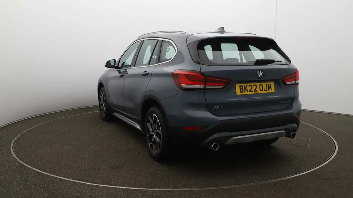 2022-bmw-x1-20-sdrive20i-xline-big-52