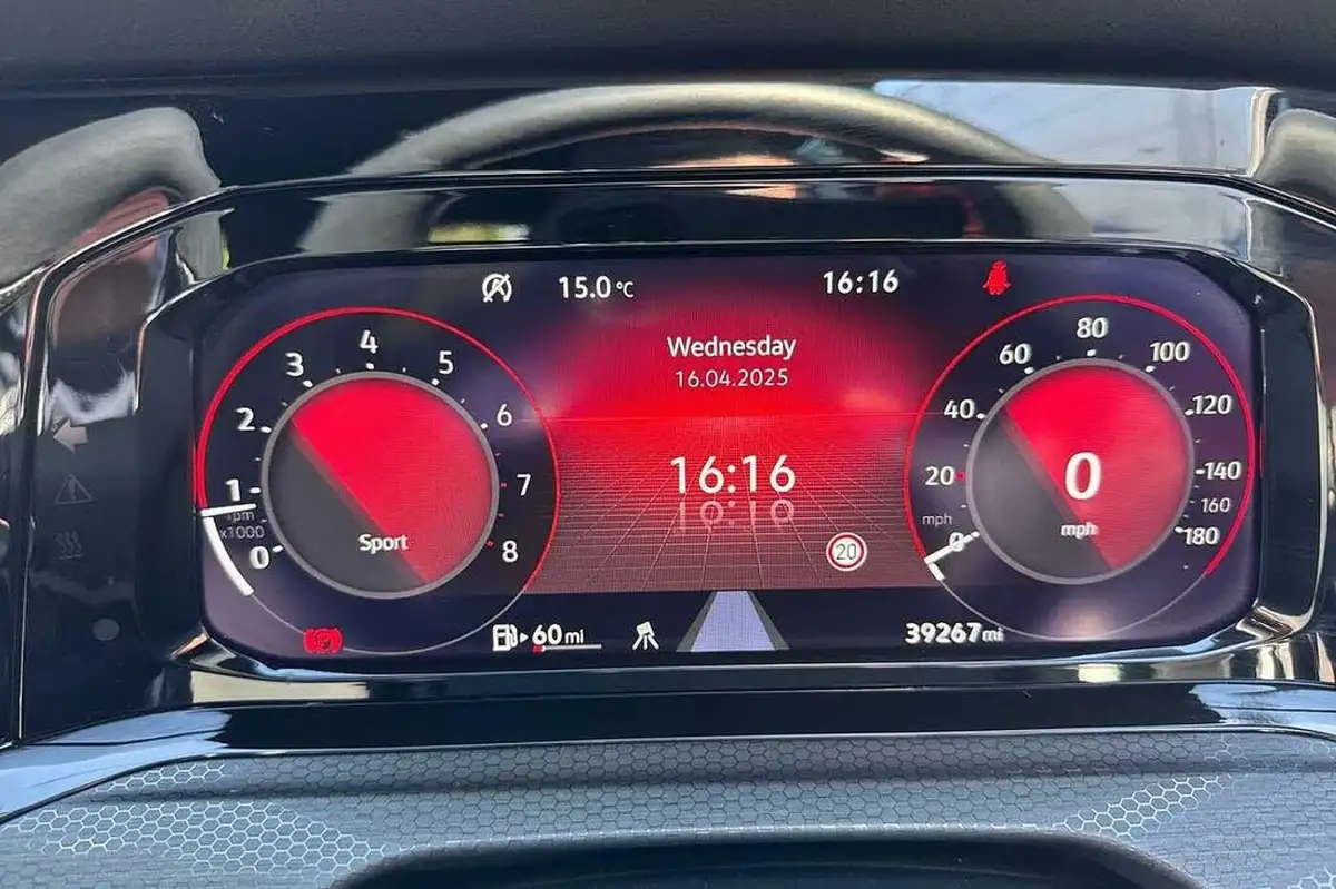 2021-volkswagen-golf-20-tsi-gti-big-15
