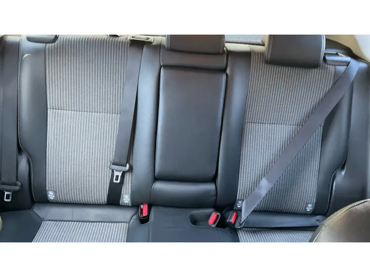 2016-toyota-auris-18-vvt-i-hsd-excel-leather-hatchback-big-14