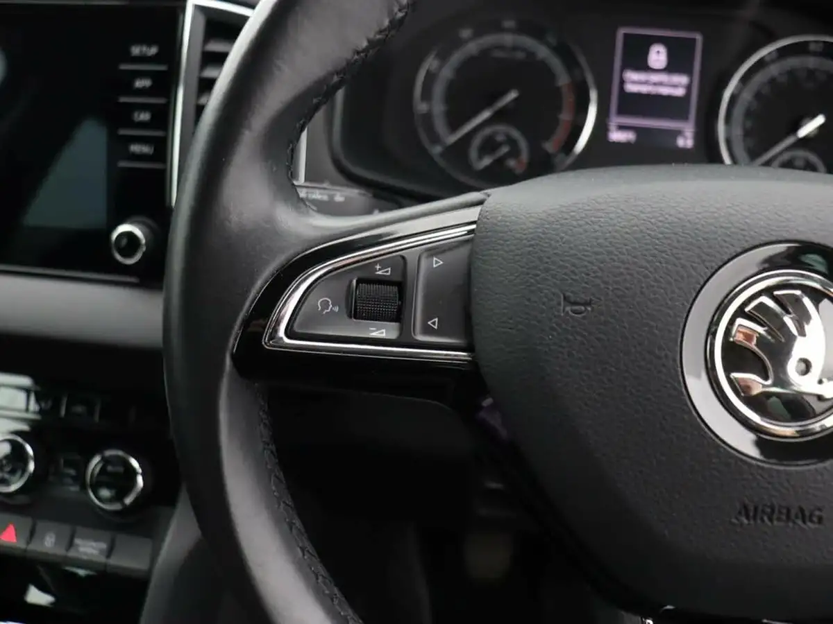 2018-skoda-karoq-10-tsi-se-ss-big-24