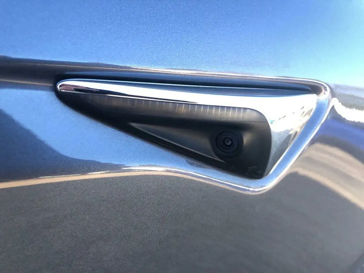 2020-tesla-model-s-e-long-range-big-28