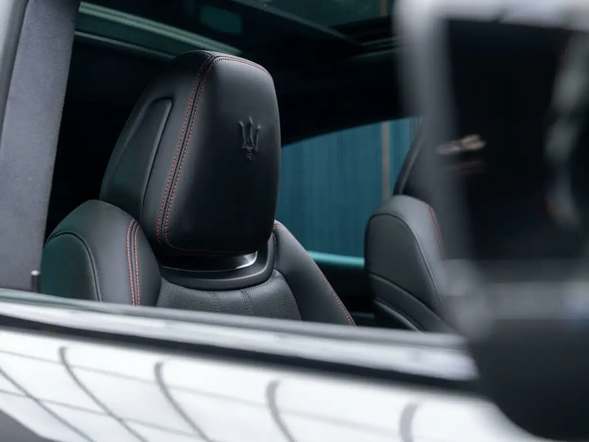 2021-maserati-levante-30-gransport-big-39