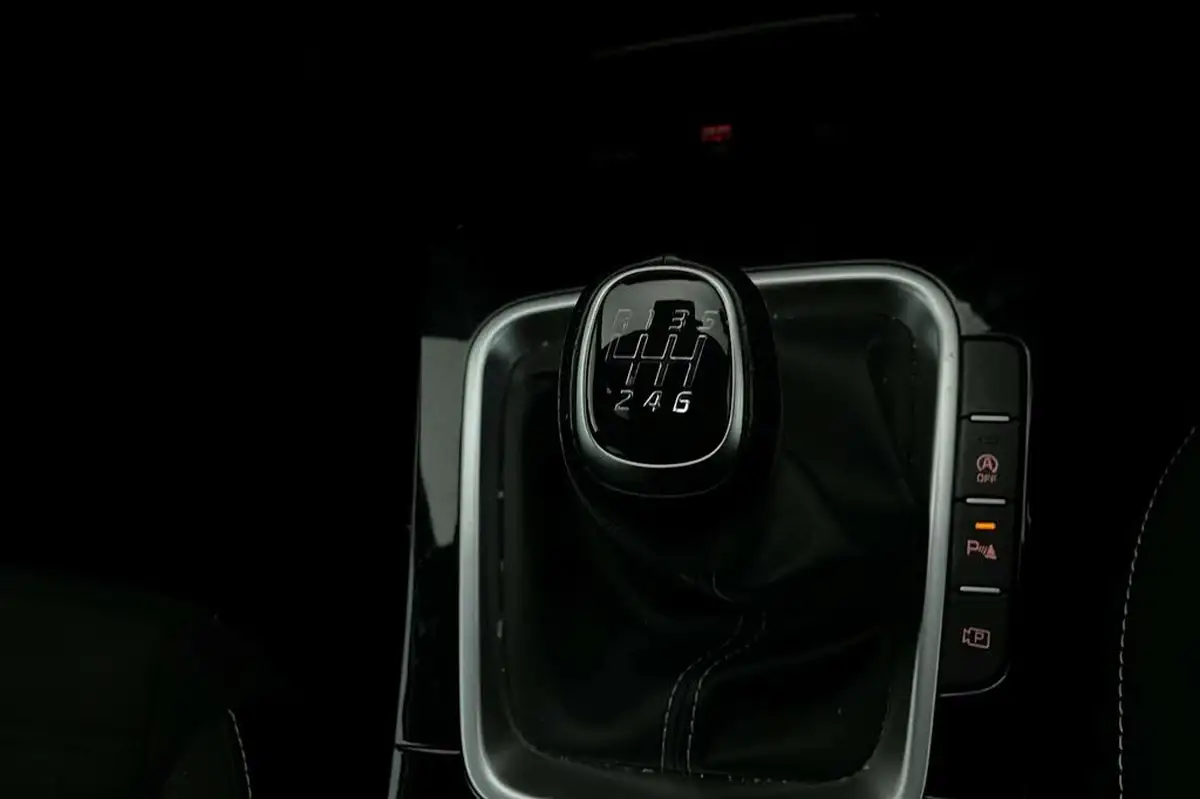 2022-kia-pro-ceed-15-t-gdi-gt-line-big-11