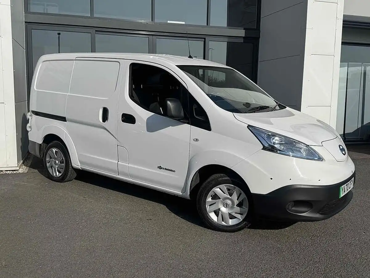 2021-nissan-env200-e-acenta-panel-van-auto-big-10