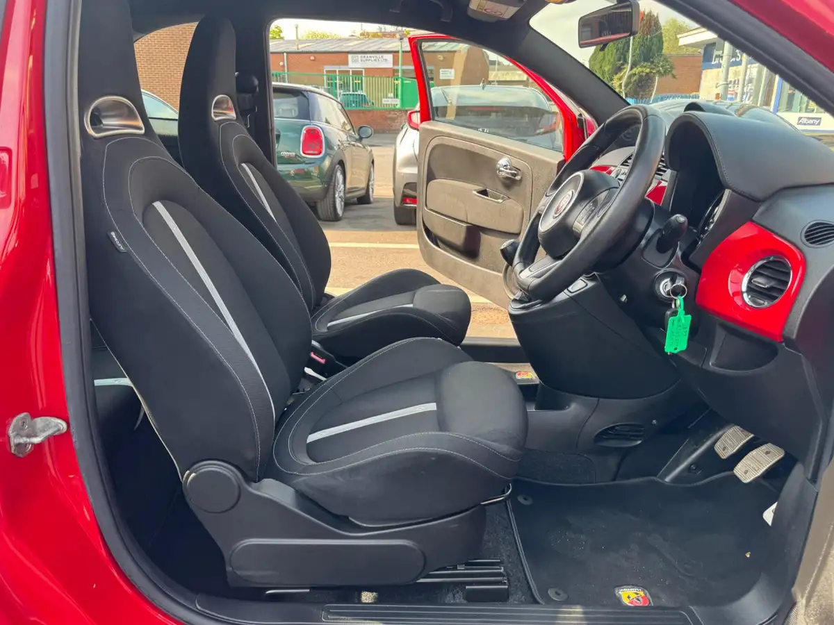 2015-abarth-500-14-tjet-595-big-16