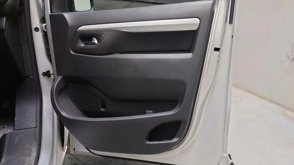 2019-citroen-spacetourer-15bluehdi-business-m-big-5