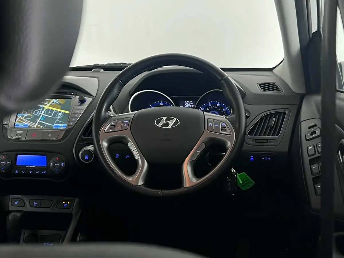 2014-hyundai-ix35-20td-se-nav-auto-big-16