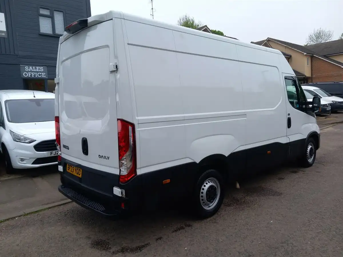 2023-iveco-daily-s-class-23td-35s14v-business-3520mm-h2-136pseu6dt-big-3